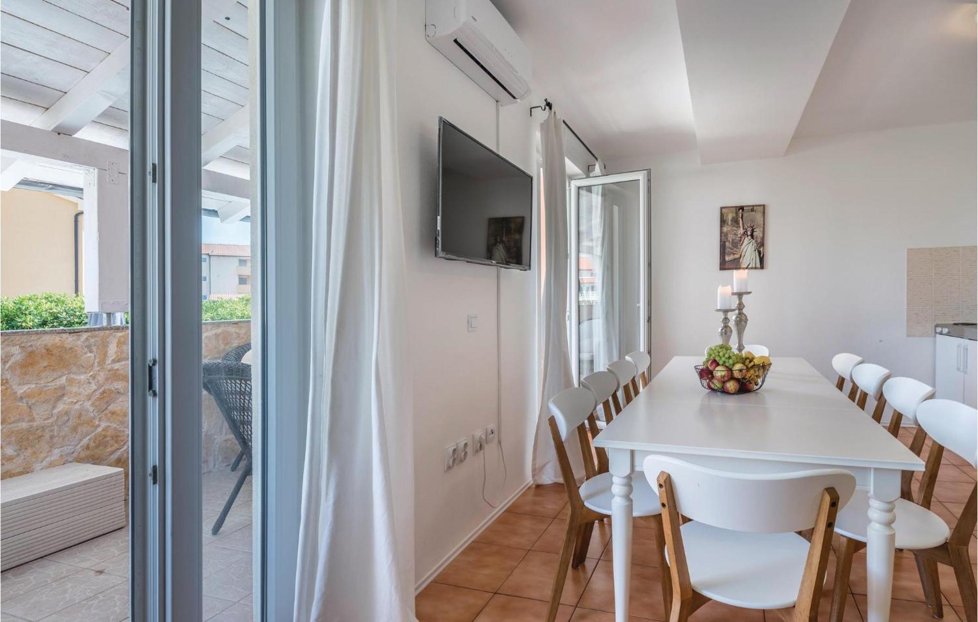 7 Bedroom Stunning Home In Ližnjan Exterior foto
